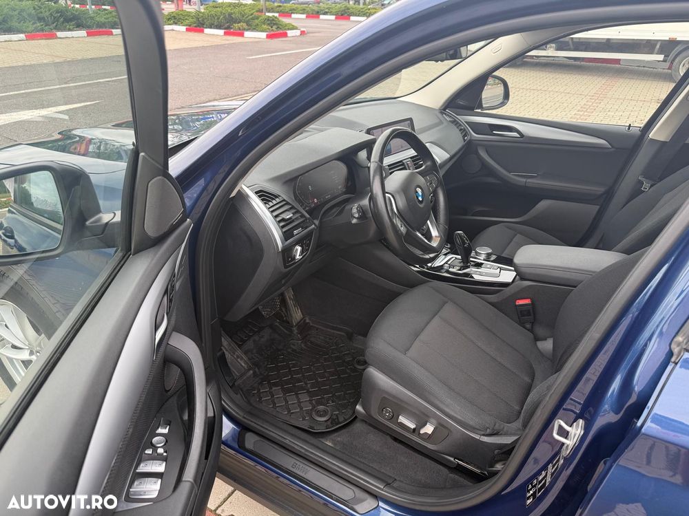 BMW X3 xDrive20d Advantage - 31