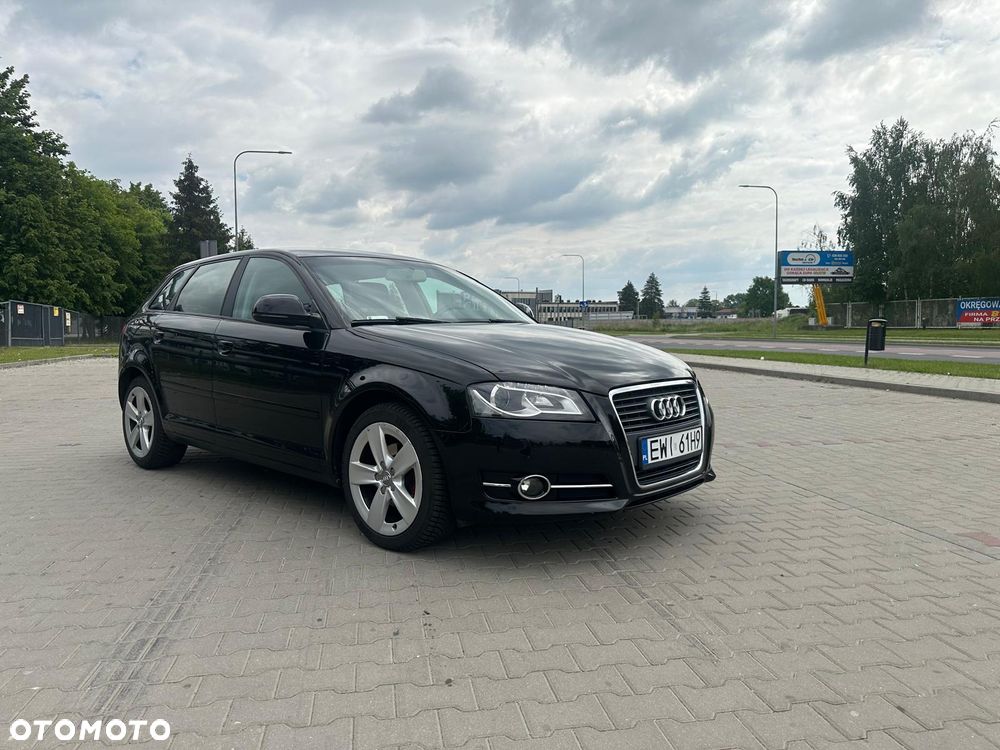 Audi A3 Sportback 1.6 TDI DPF Ambiente - 2