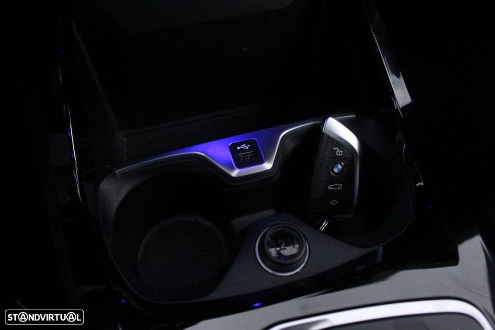 BMW 116 d Pack Desportivo M Auto - 29