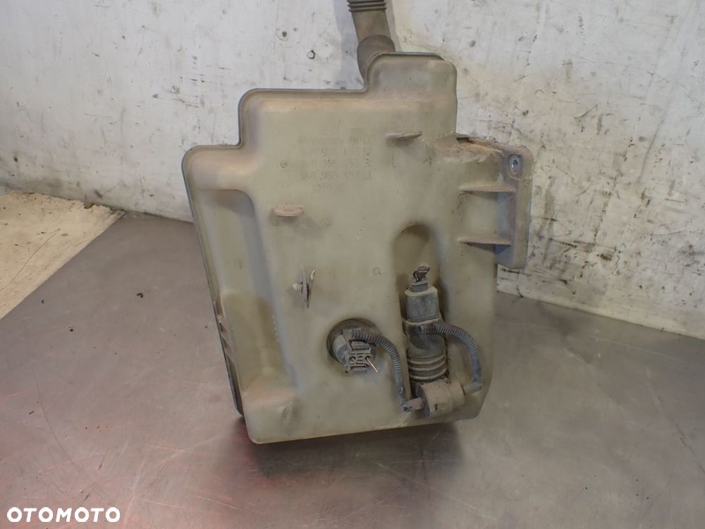 ZBIORNICZEK SPRYSKIWACZY AUDI A3 8P 2.0 TDI BKD - 2