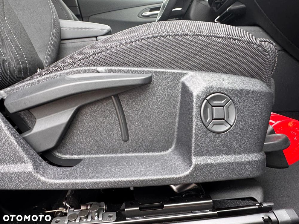 Audi Q3 TFSI mHEV 110 kW S tronic - 32