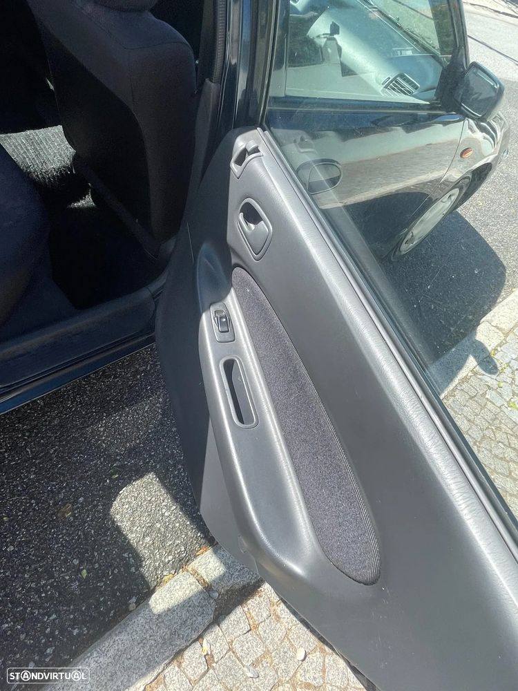 Mazda 323 - 10