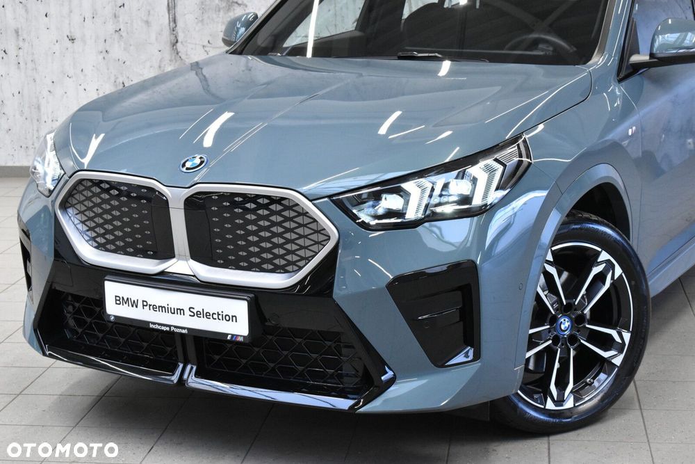 BMW iX2 xDrive30 66.5kWh M Sport - 25