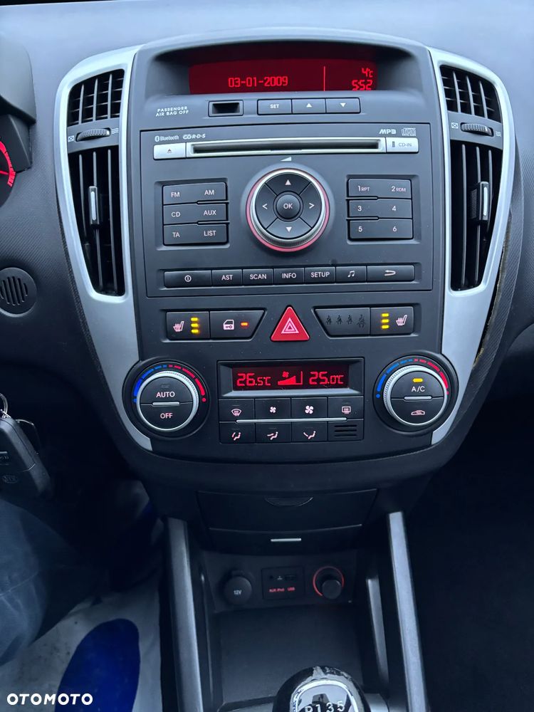 Kia Ceed 1.6 CRDi 90 Spirit - 11