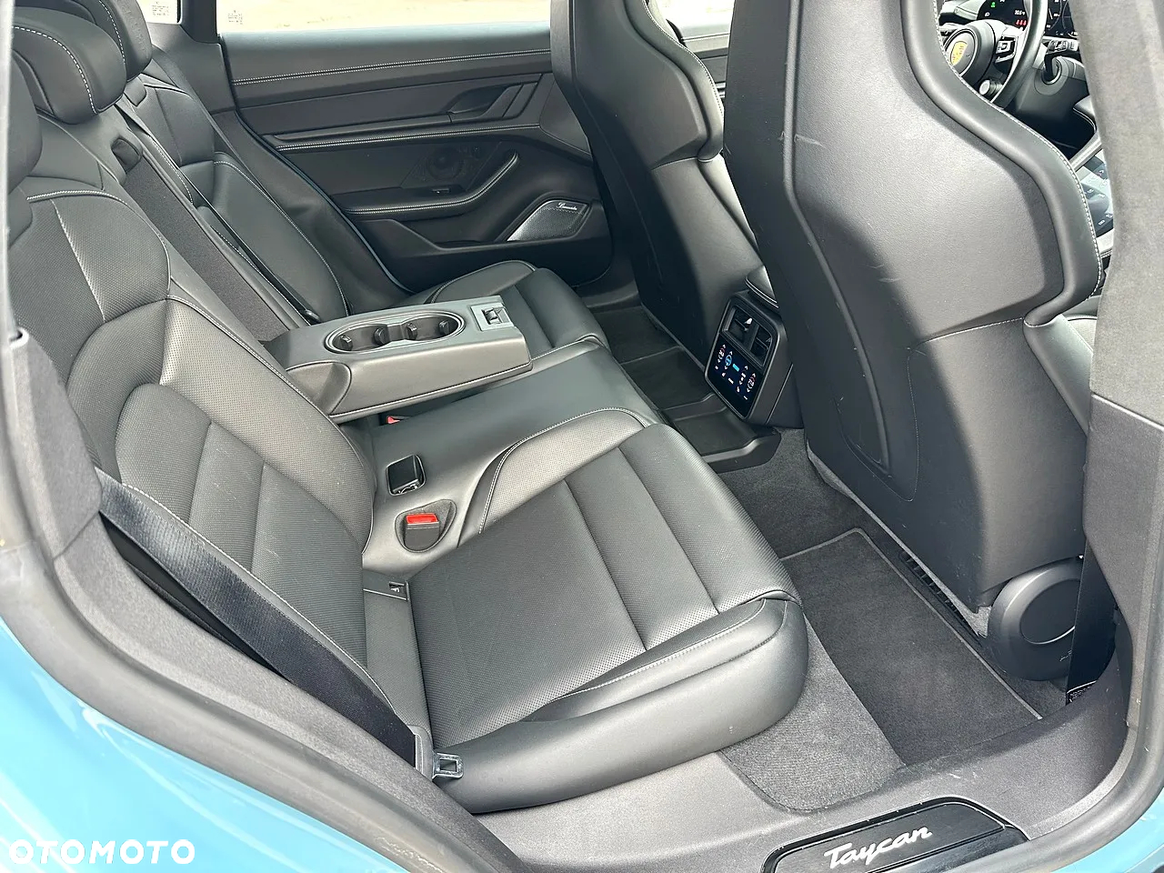 Porsche Taycan Turbo Cross Turismo - 14