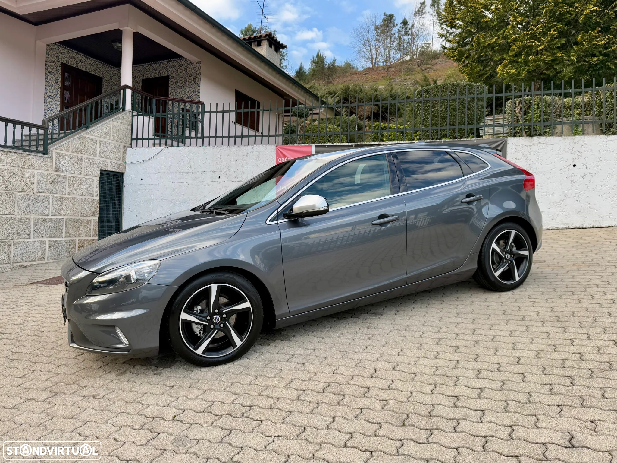 Volvo V40 1.6 D2 R-Design - 2