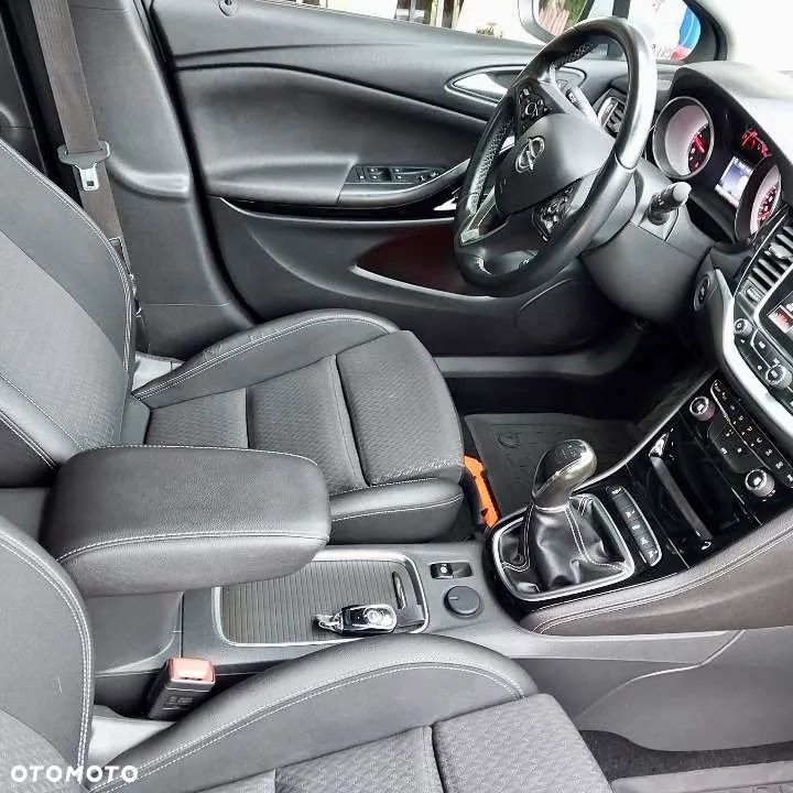 Opel Astra 1.6 D (CDTI) Start/Stop Dynamic - 8