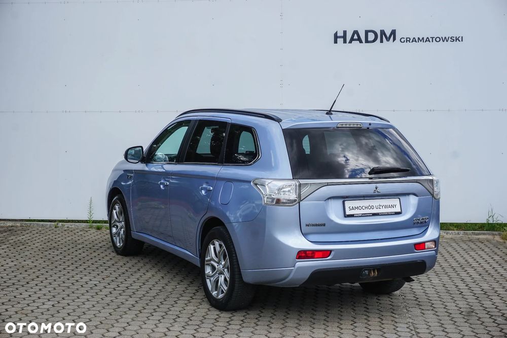 Mitsubishi Outlander - 6