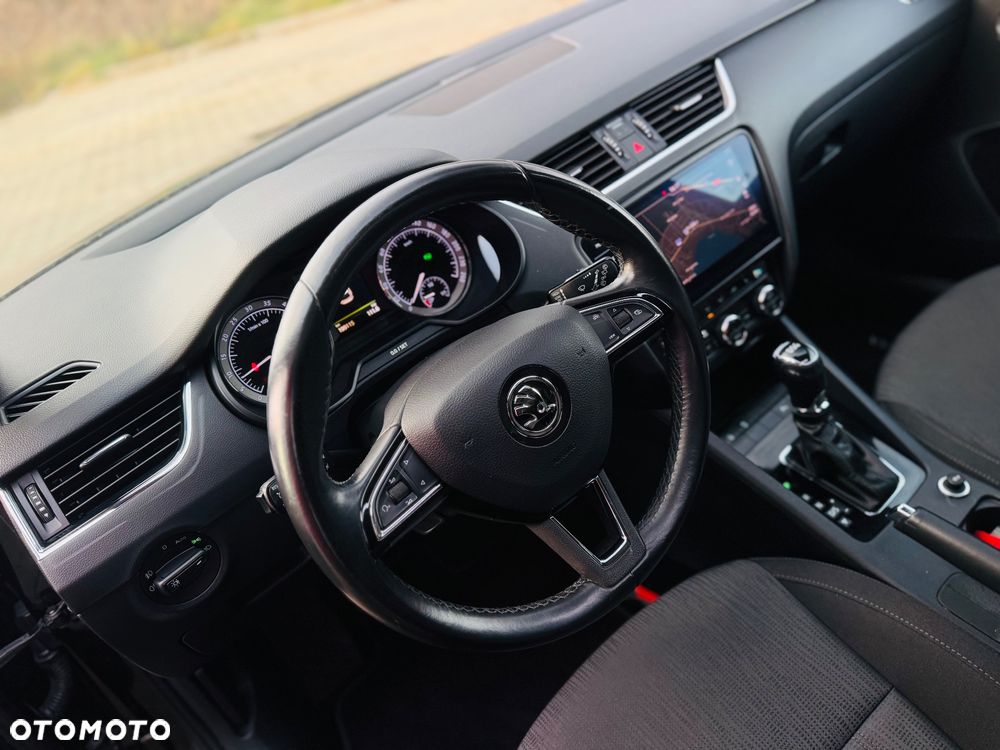 Skoda Octavia 1.6 TDI DSG Premium Edition - 32