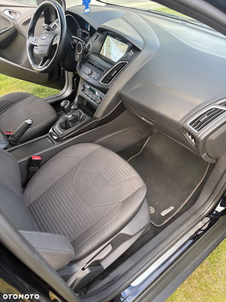 Ford Focus 1.5 EcoBoost Titanium ASS - 6