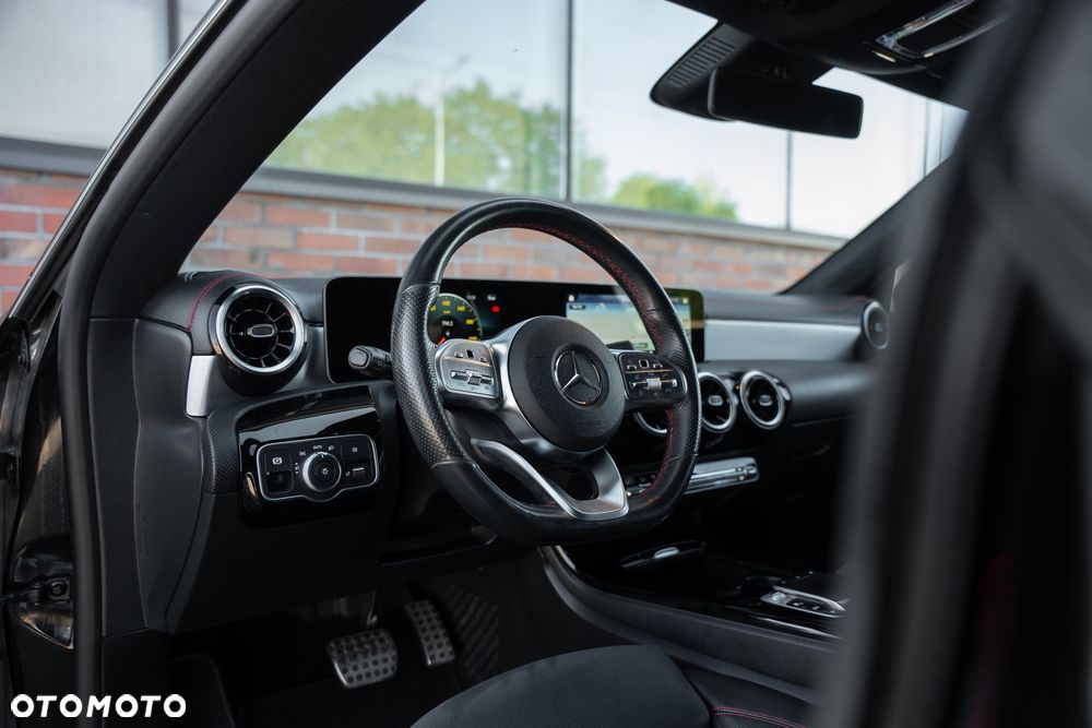 Mercedes-Benz CLA 220 d AMG Line 8G-DCT - 24