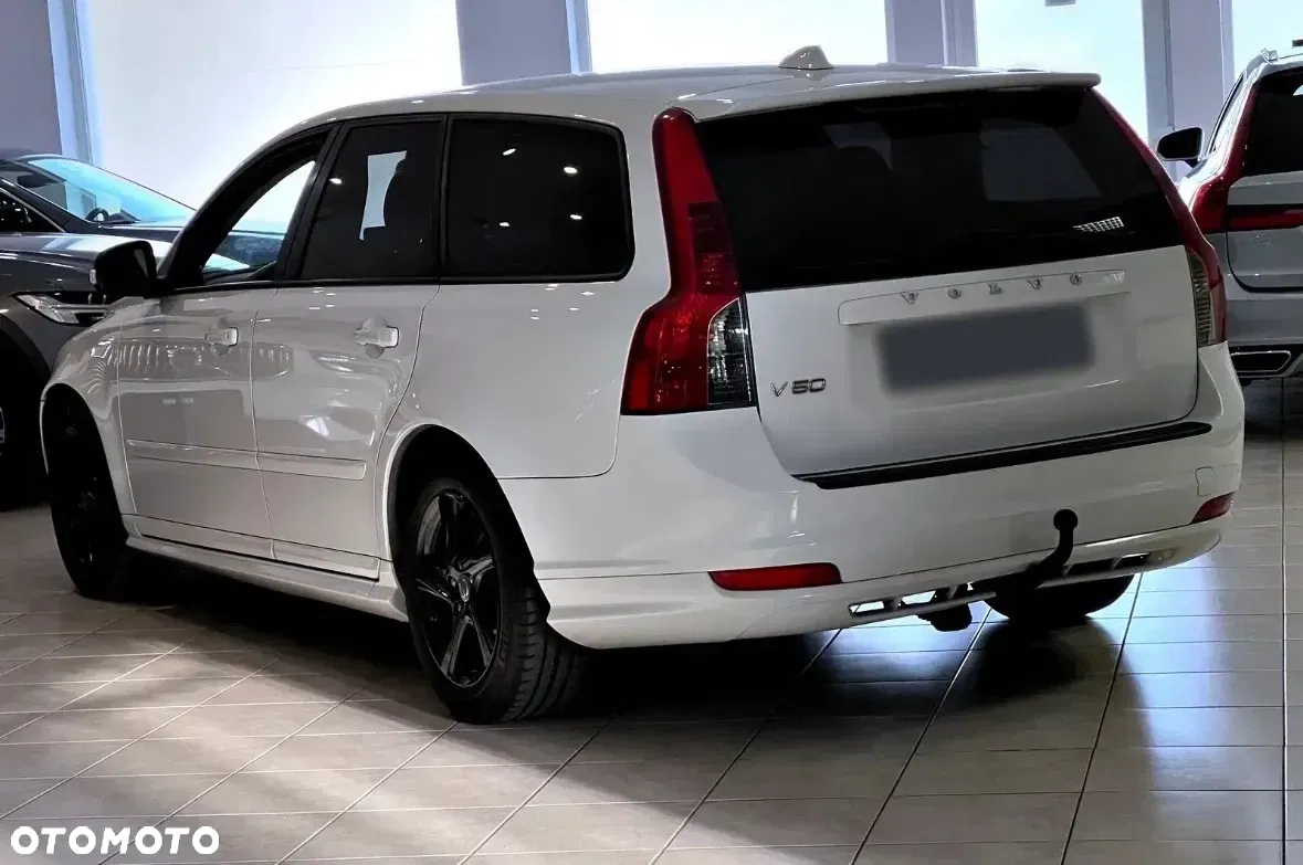 Volvo V50 D2 R-Design - 8