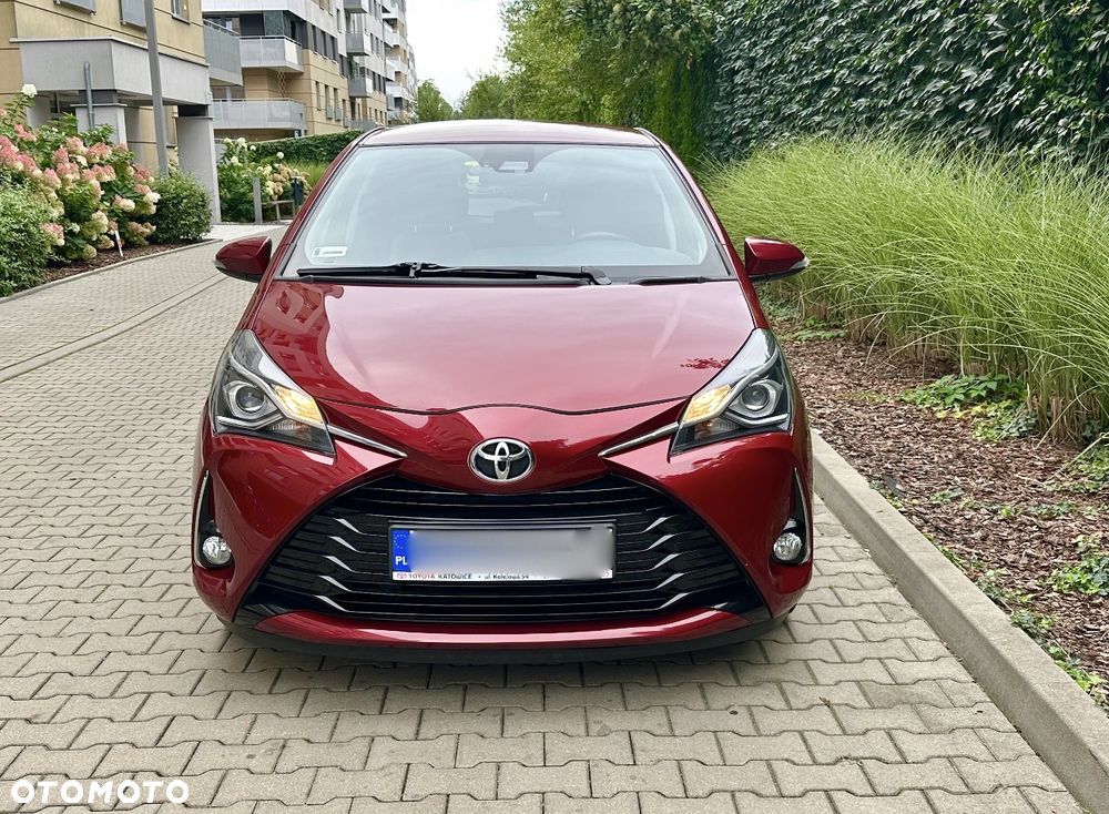 Toyota Yaris 2017 photo 2