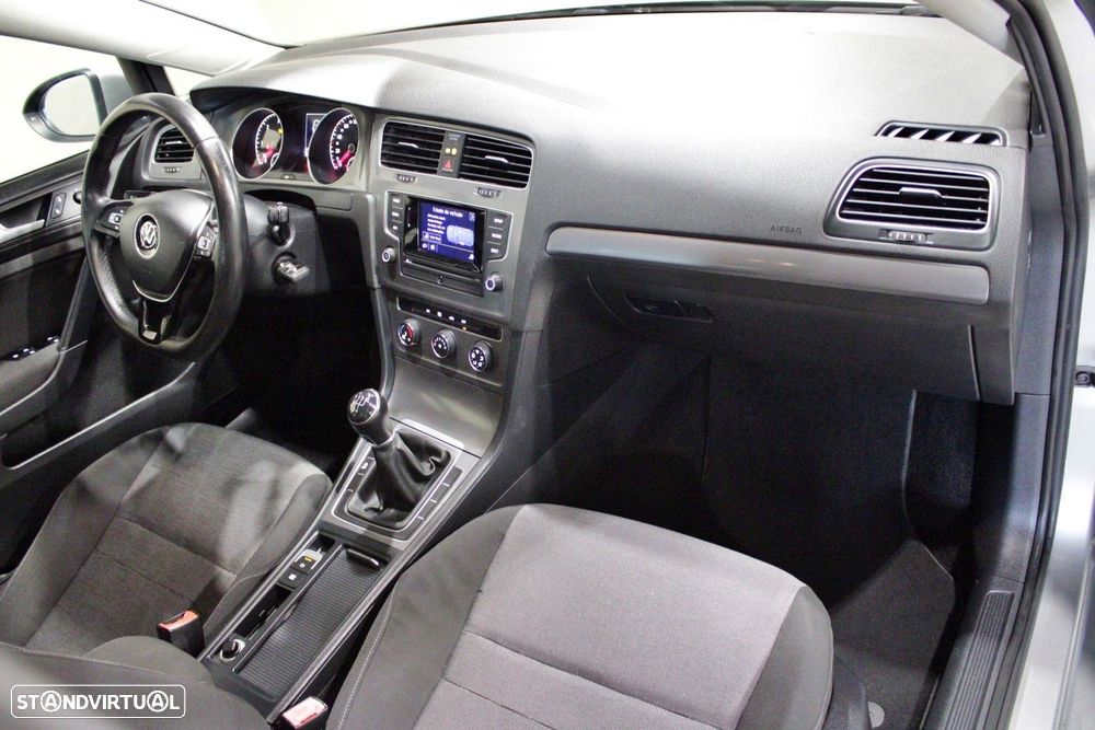 VW Golf 1.6 TDi Confortline - 16