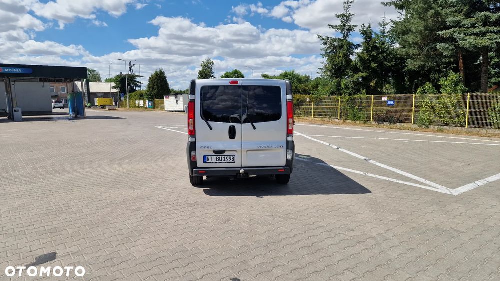 Opel Vivaro L2H1 2.9t - 12
