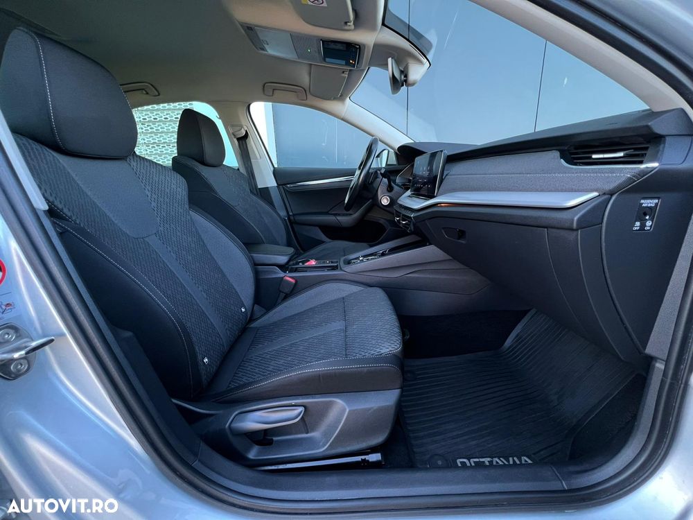 Skoda Octavia 2.0 TDI DSG Ambition - 11