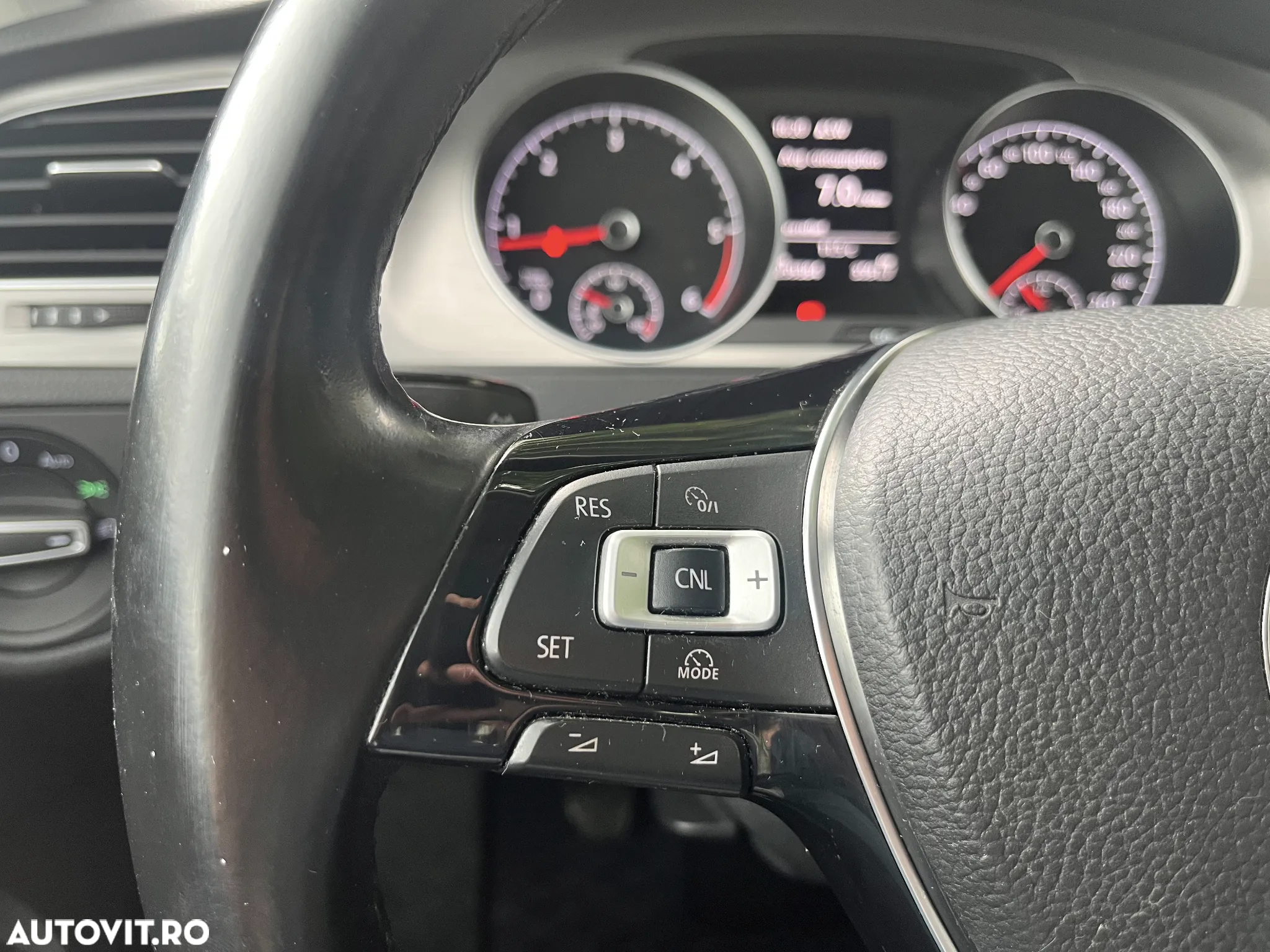 Volkswagen Golf 1.6 TDI BMT Comfortline - 15