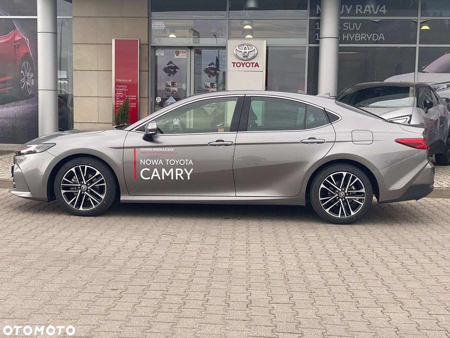 Toyota Camry - 3