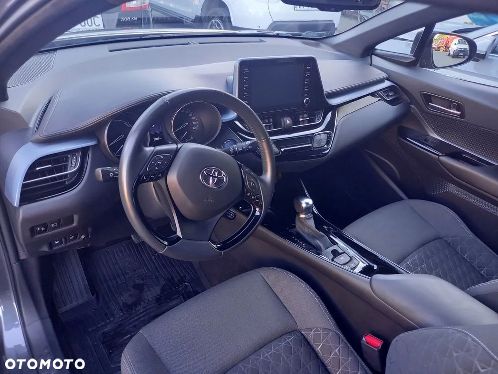 Toyota C-HR - 14