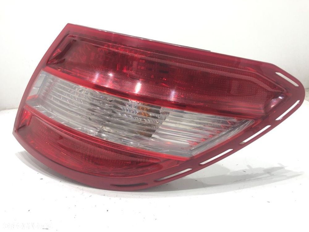 LAMPA PRAWY TYŁ  MERCEDES-BENZ KLASA C (W204) 2007 - 2015 C 200 Kompressor (204.041) 135 kW [184 - 2
