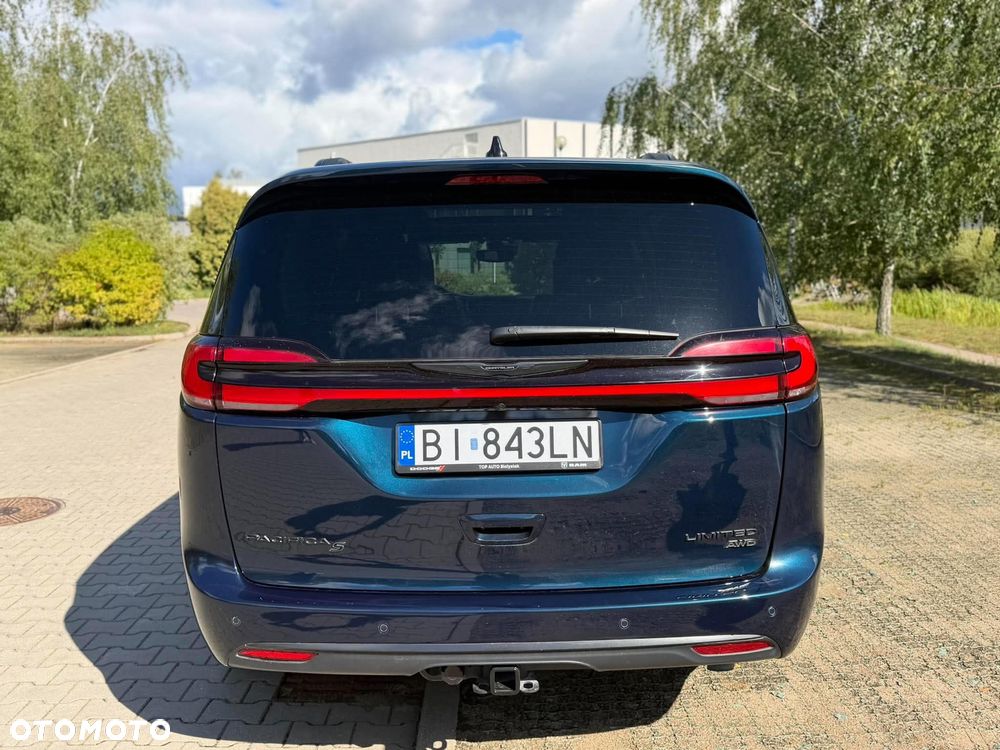 Chrysler Pacifica - 16