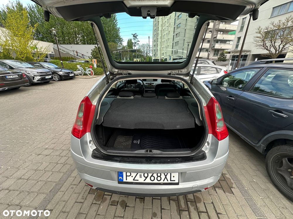 Citroën C4 1.6 16V X - 8