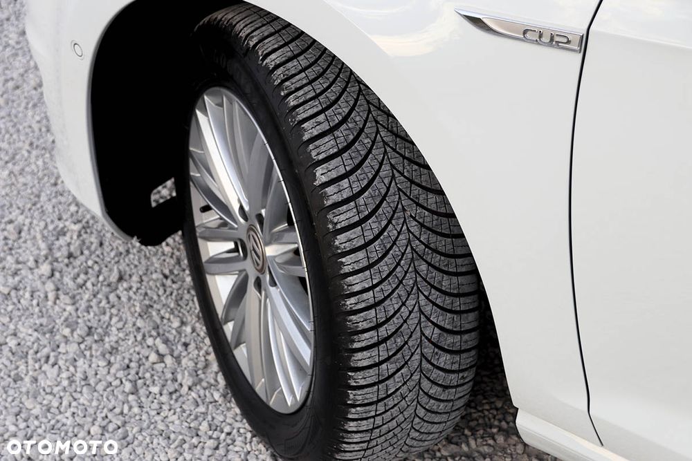 Volkswagen Golf - 37