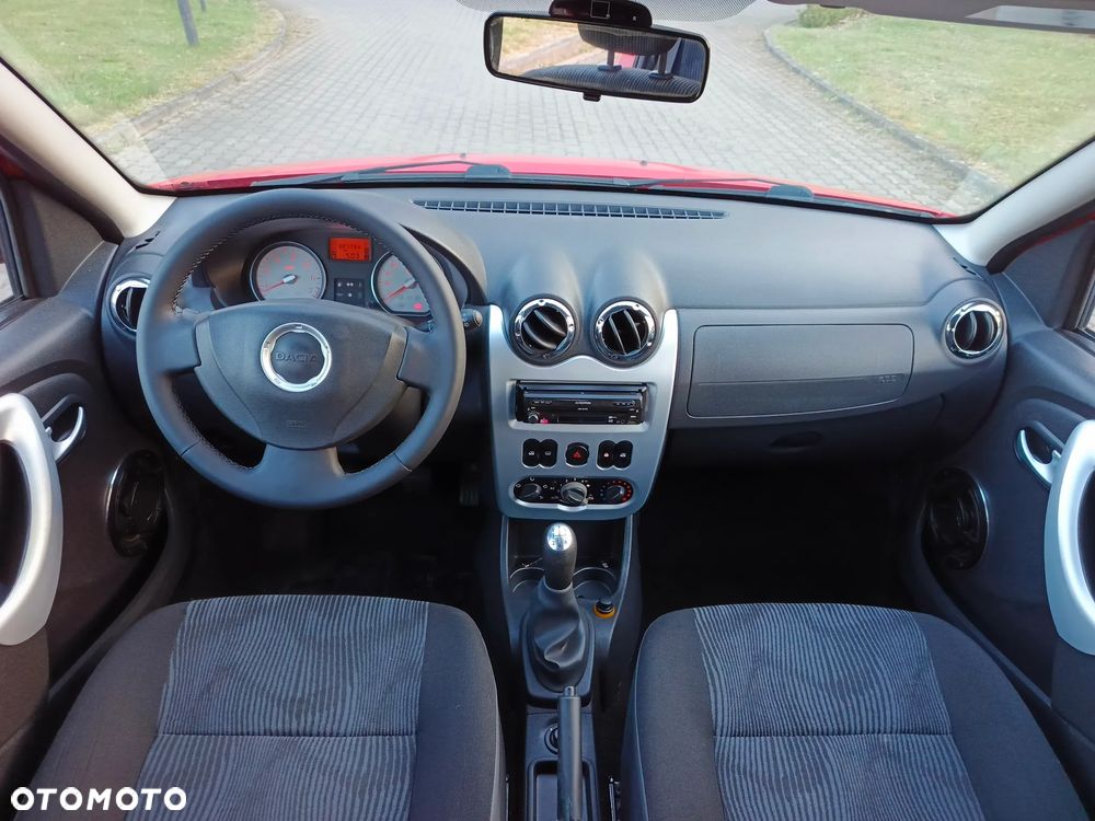 Dacia Sandero - 8