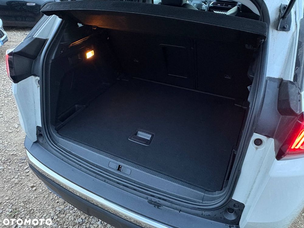 Peugeot 3008 1.2 PureTech Allure S&S EAT8 - 12