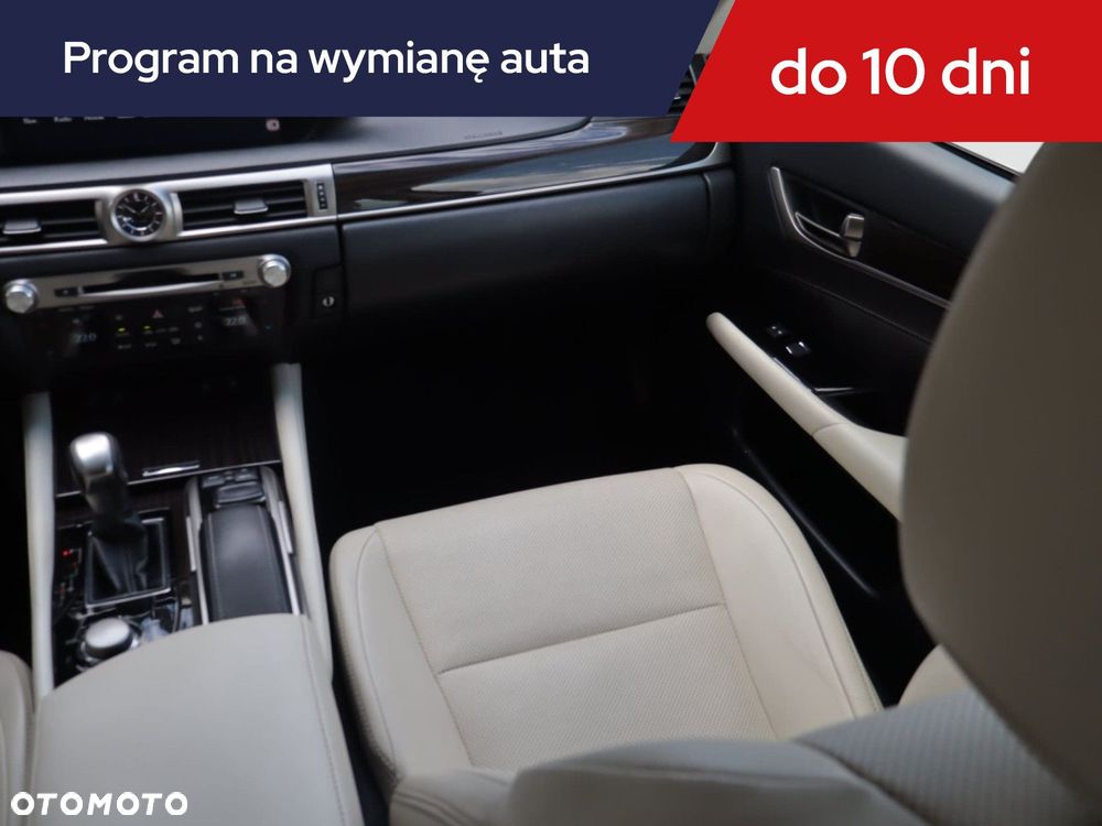 Lexus GS - 10