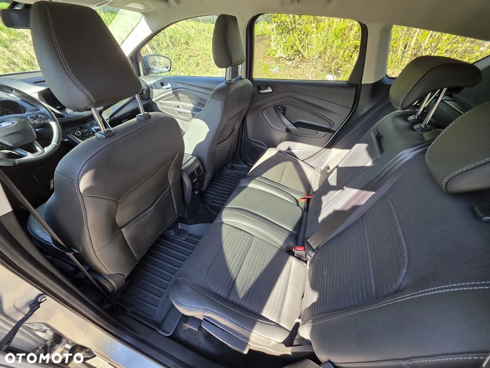Ford Kuga - 18