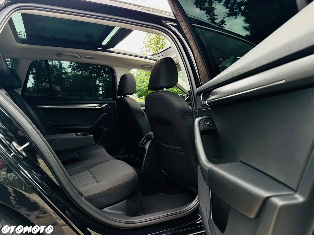 Skoda Octavia 1.6 TDI DSG Premium Edition - 34
