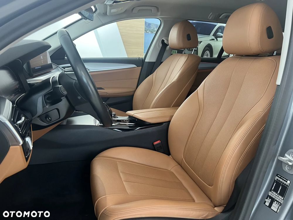 BMW Seria 5 520d mHEV - 15