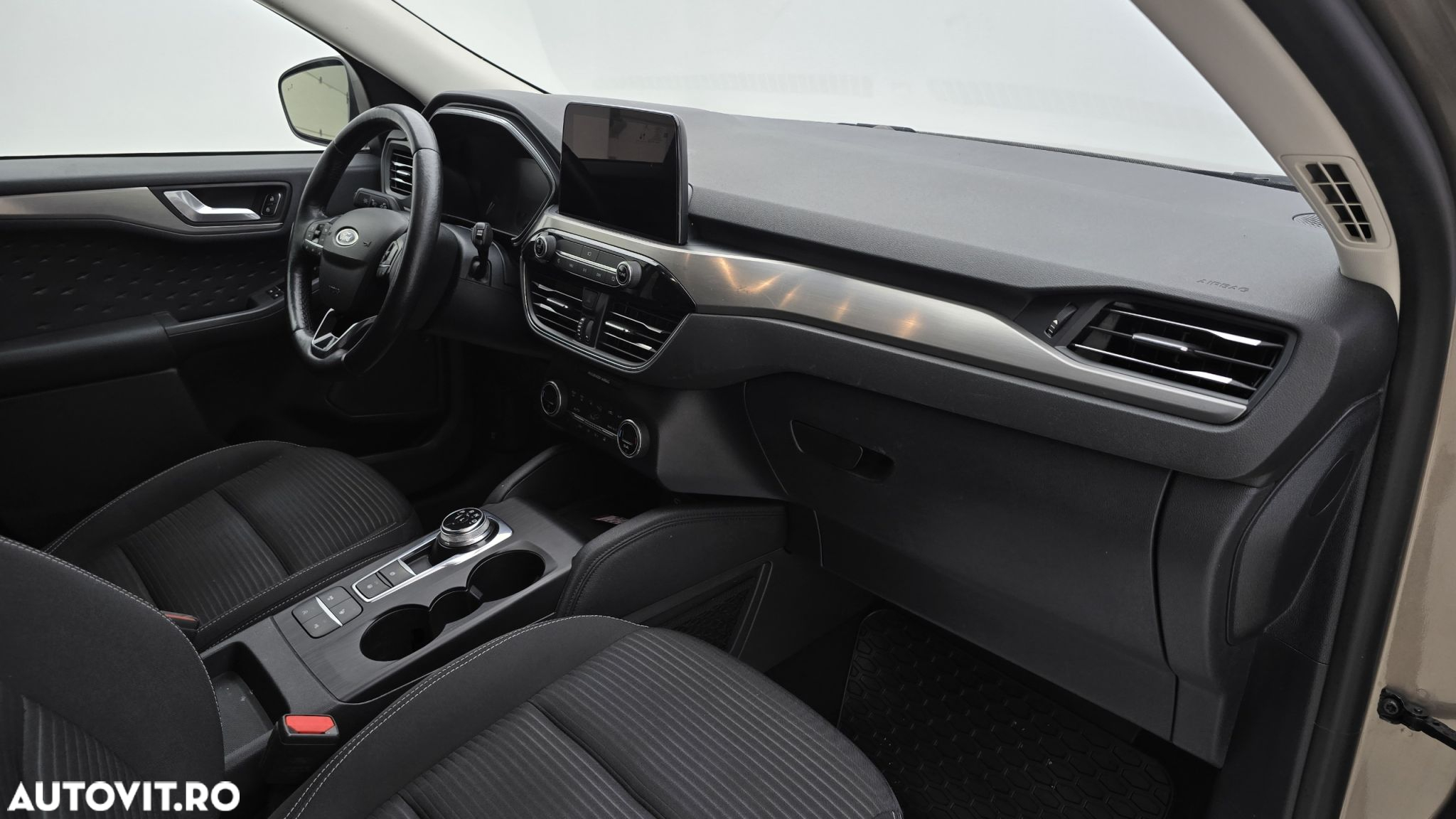Ford Kuga - 20