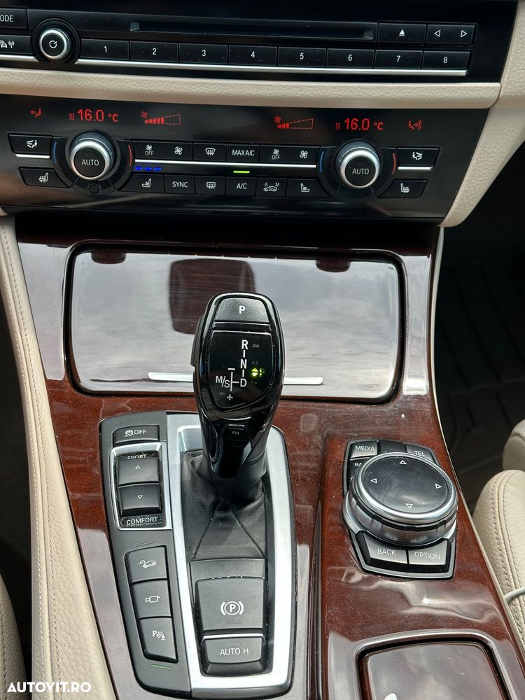 BMW Seria 5 530d xDrive AT - 17