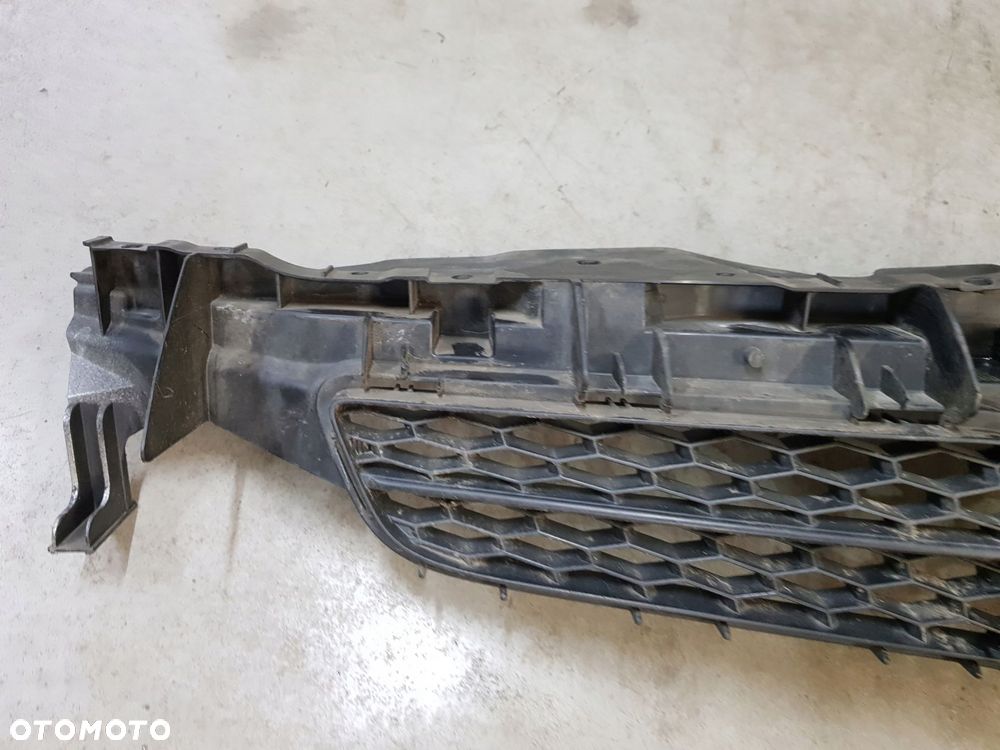 atrapa grill 53111-12a00 toyota auris i e15 eur hb 07r - 2
