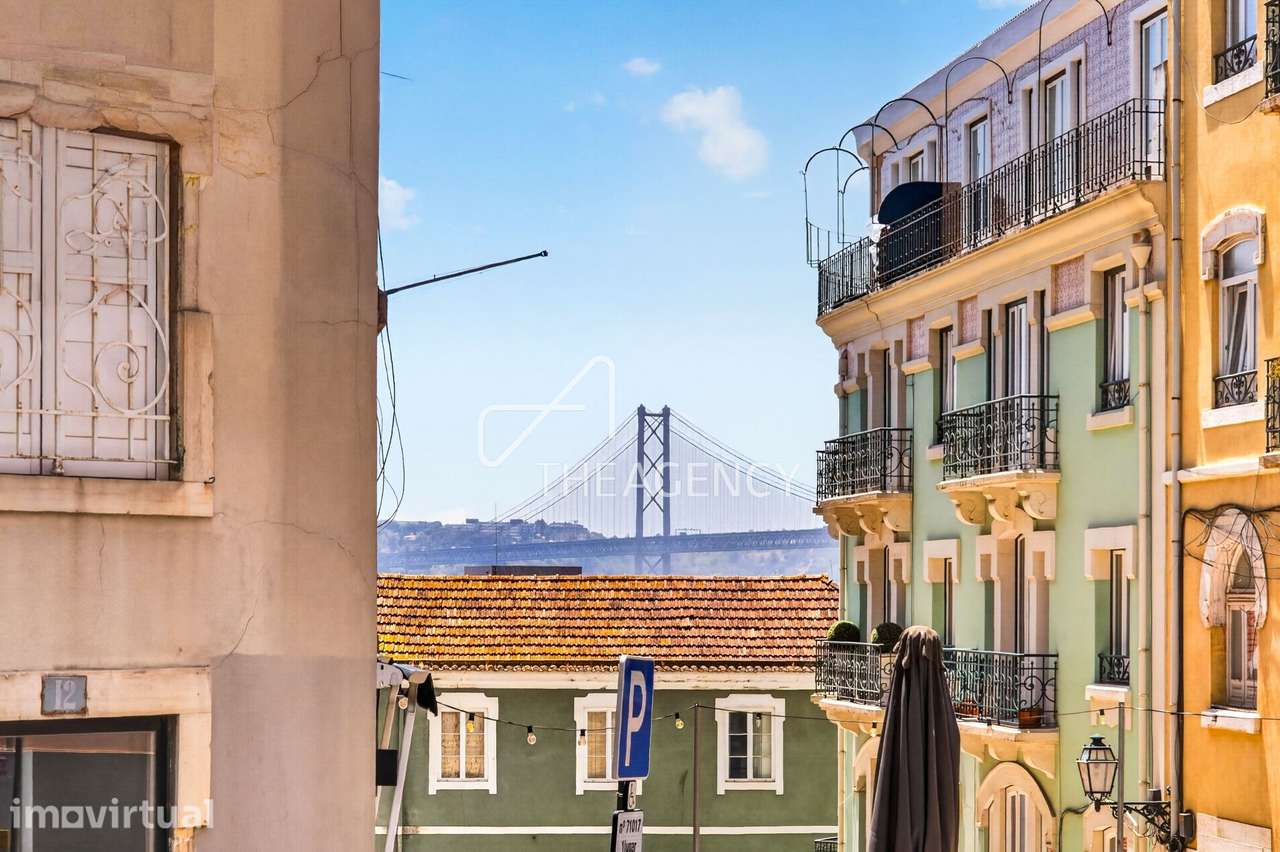 Apartamento T5 semi-remodelado na Lapa | Vista Rio | Excelente localiz - Grande imagem: 2/58
