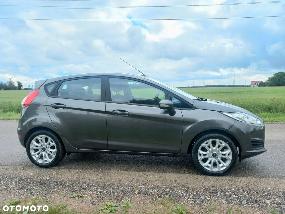Ford Fiesta 1.25 Celebration - 9