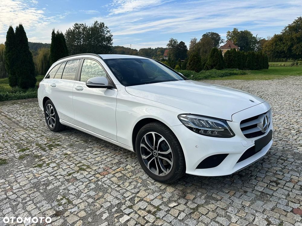 Mercedes-Benz C-Class 2019 photo 3