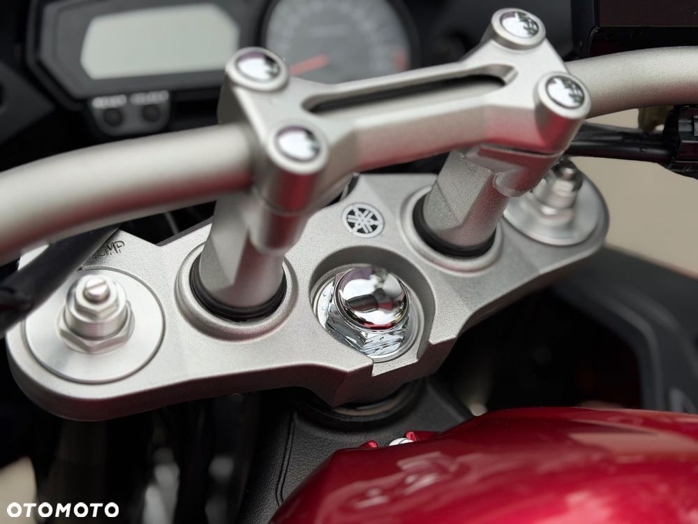 Yamaha FZ - 26