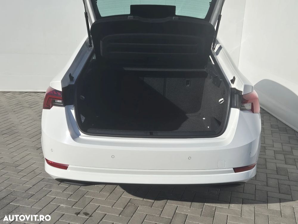 Skoda Octavia 2.0 TDI DSG Style - 28