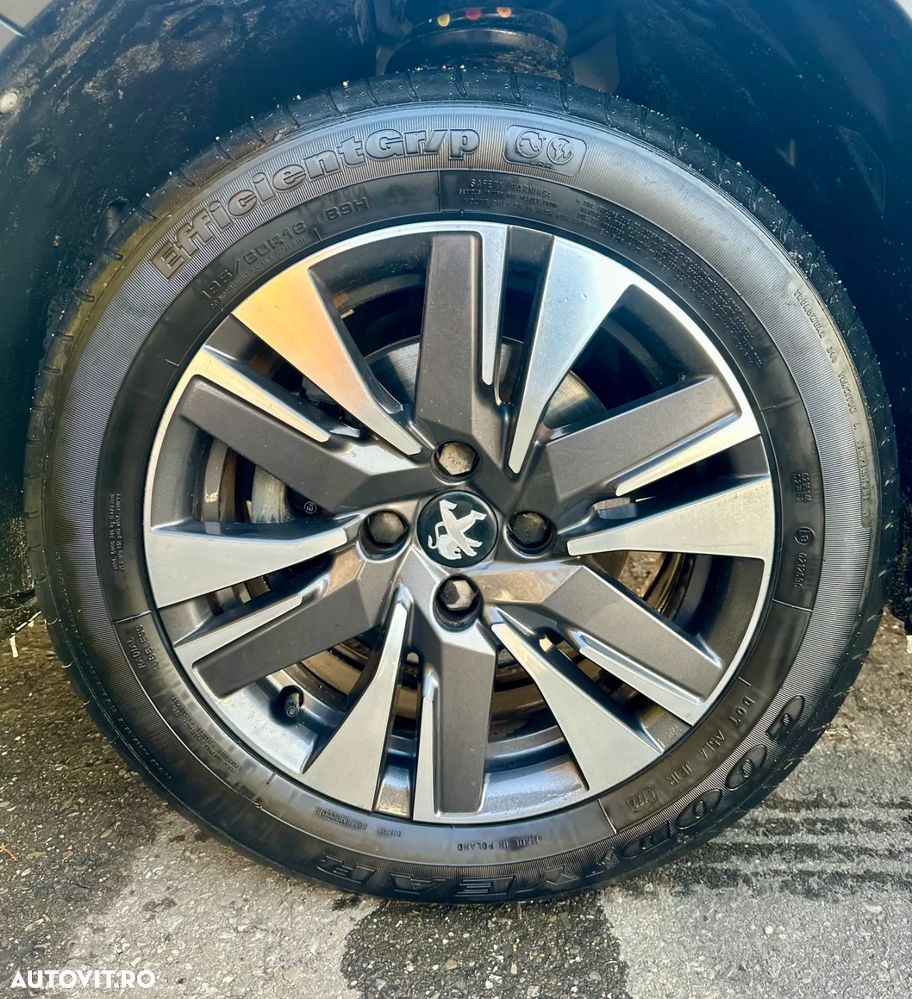 Peugeot 2008 - 14