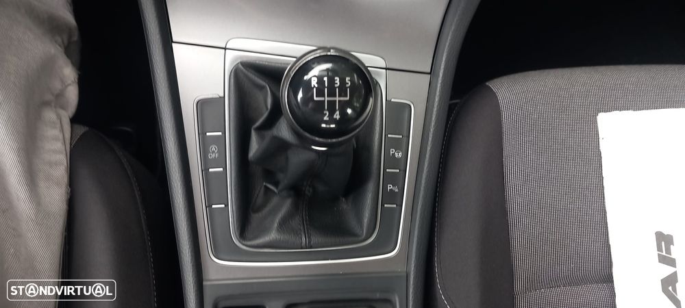 VW Golf 1.6 BlueTDI Trendline - 16