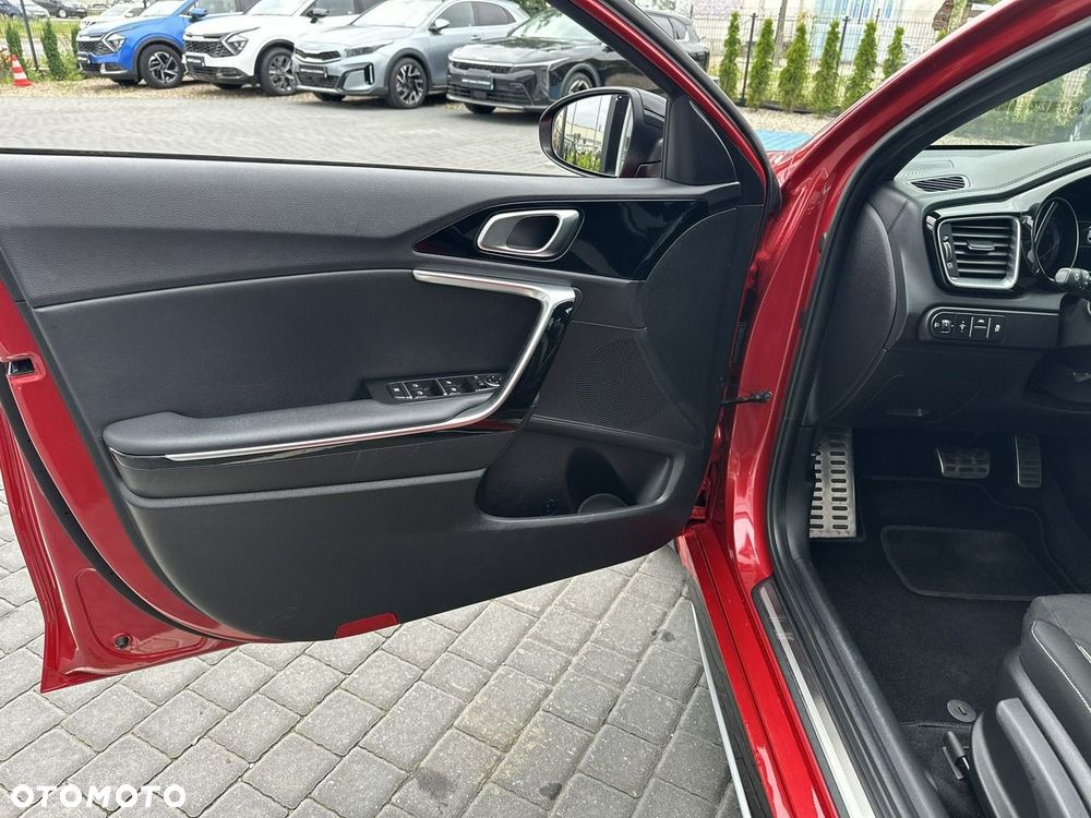 Kia ProCeed - 10