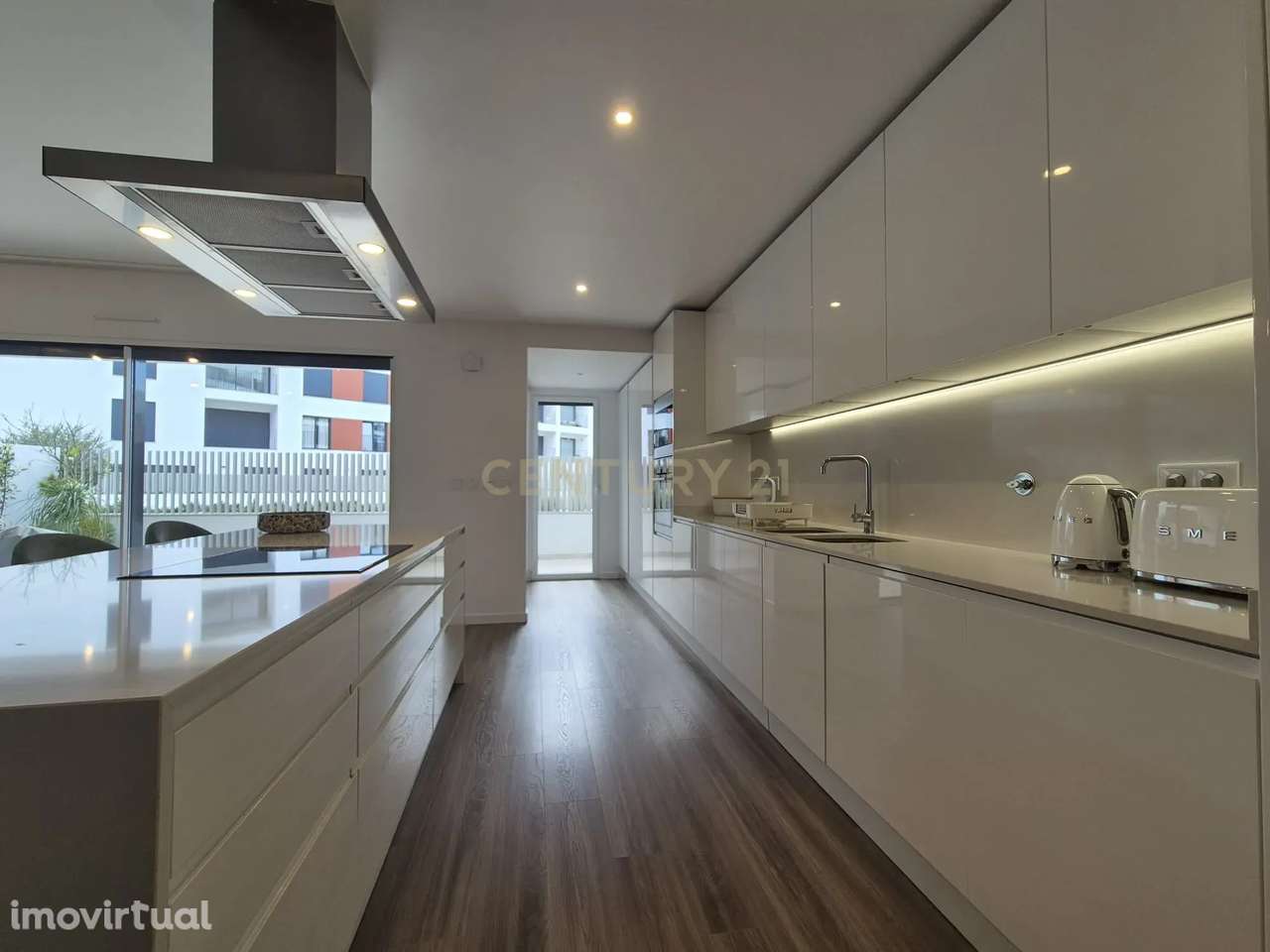 T3 como novo, 2 terraços, 2 parqueamentos e arrecadação, prédio de 202 - Grande imagem: 5/34