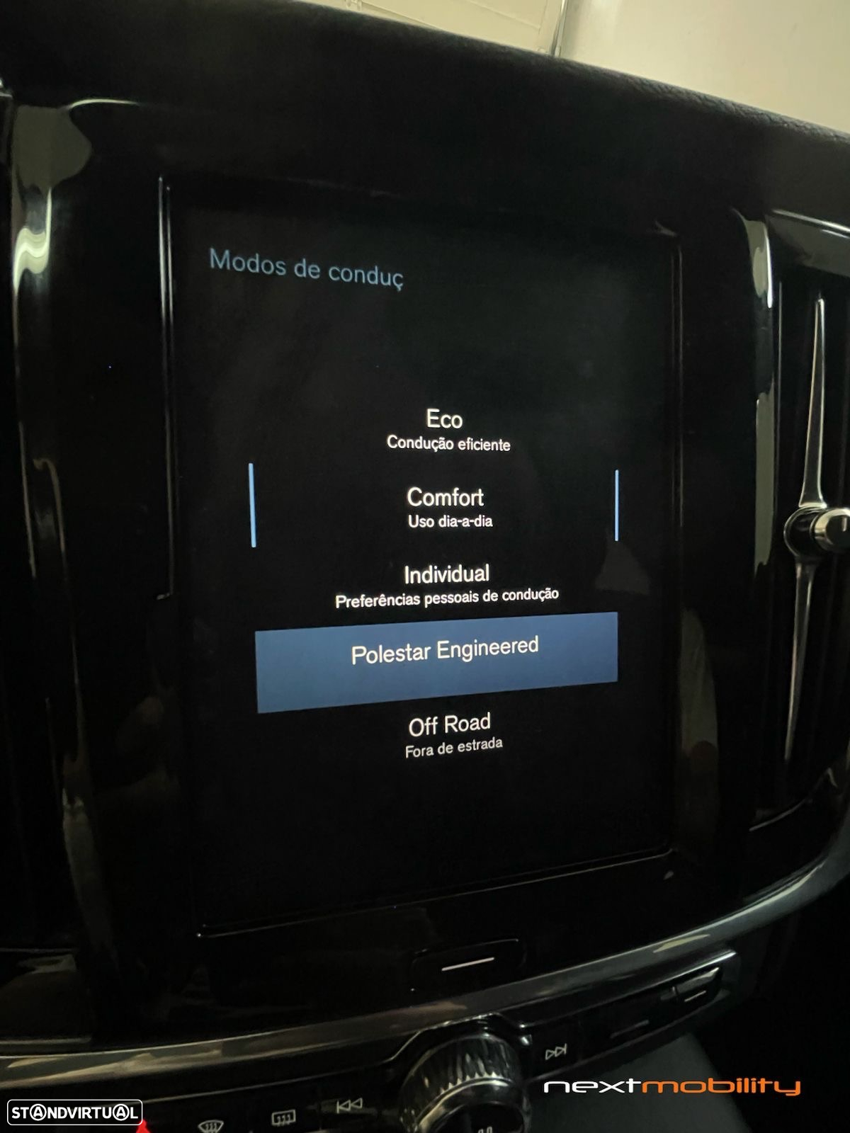 Volvo V90 Cross Country 2.0 D4 Pro AWD Geartronic - 16