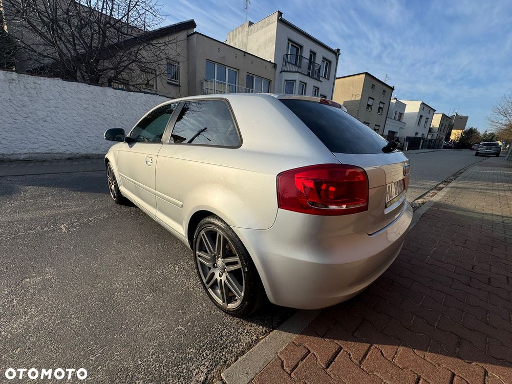 Audi A3 3-drzwiowe 1.8 TFSI Ambiente - 3