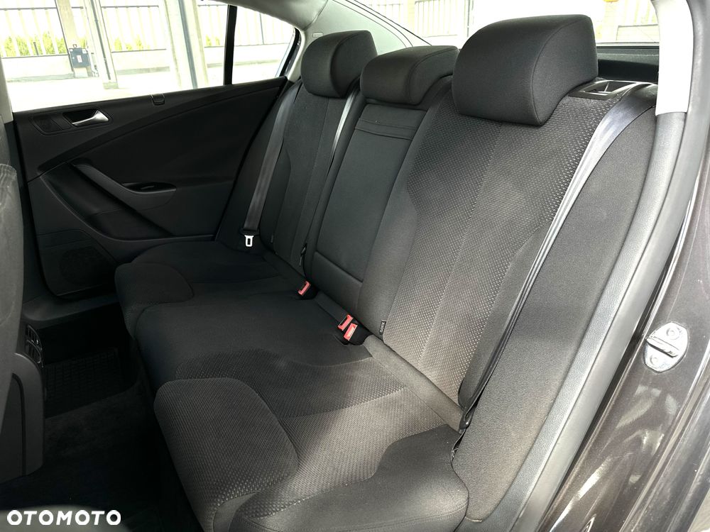 Volkswagen Passat 1.4 TSI Comfortline - 25