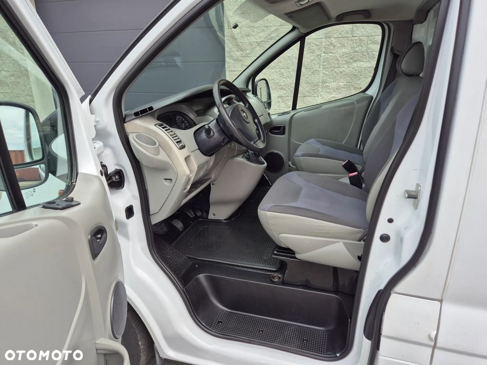 Opel Vivaro - 16