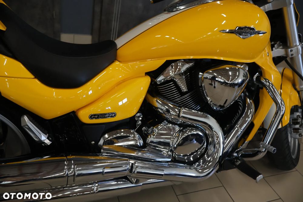 Suzuki Intruder - 21